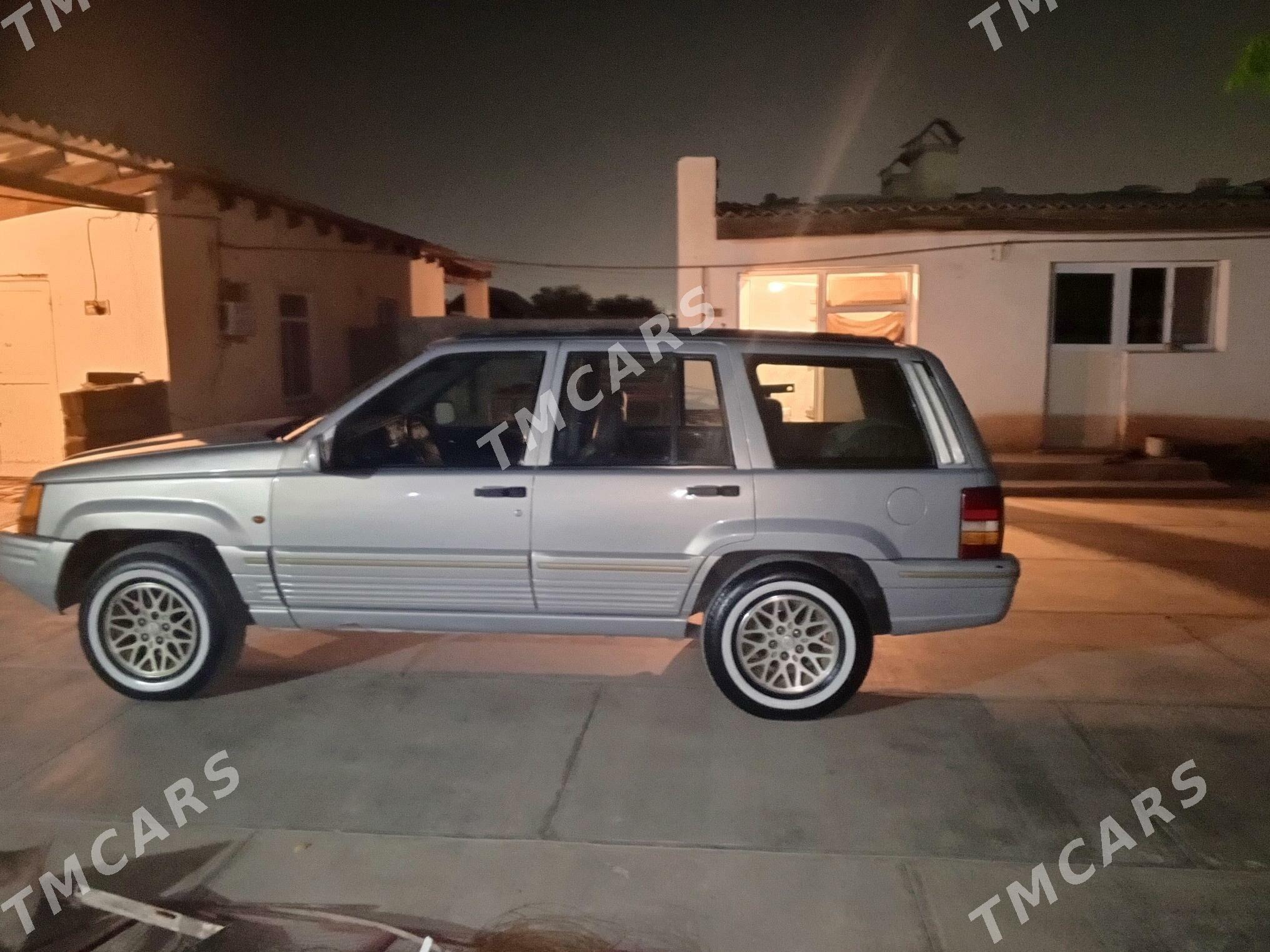 Jeep Grand Cherokee 4xe 2001 - 65 000 TMT - Ак-Бугдайский этрап - img 2