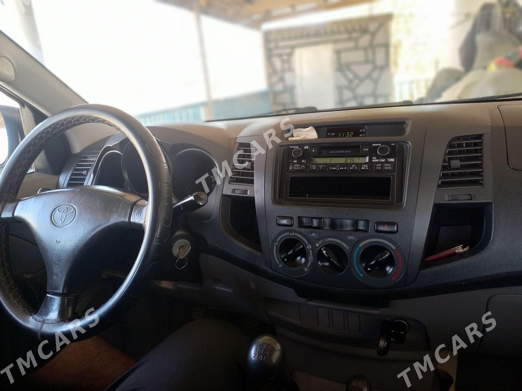 Toyota Hilux 2010 - 300 000 TMT - Esenguly - img 5