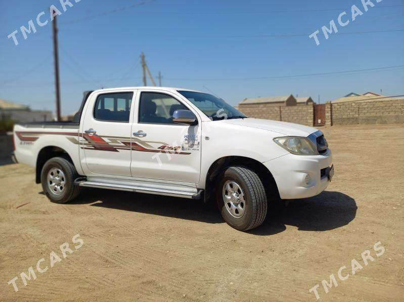 Toyota Hilux 2010 - 300 000 TMT - Esenguly - img 3