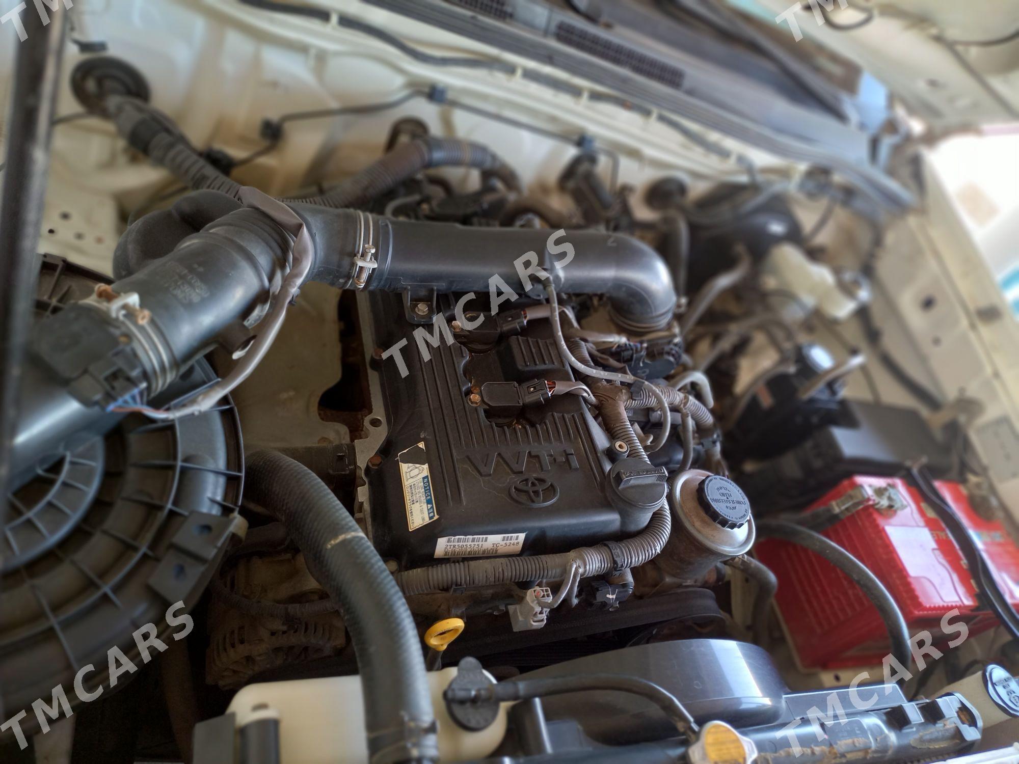 Toyota Hilux 2010 - 300 000 TMT - Esenguly - img 4