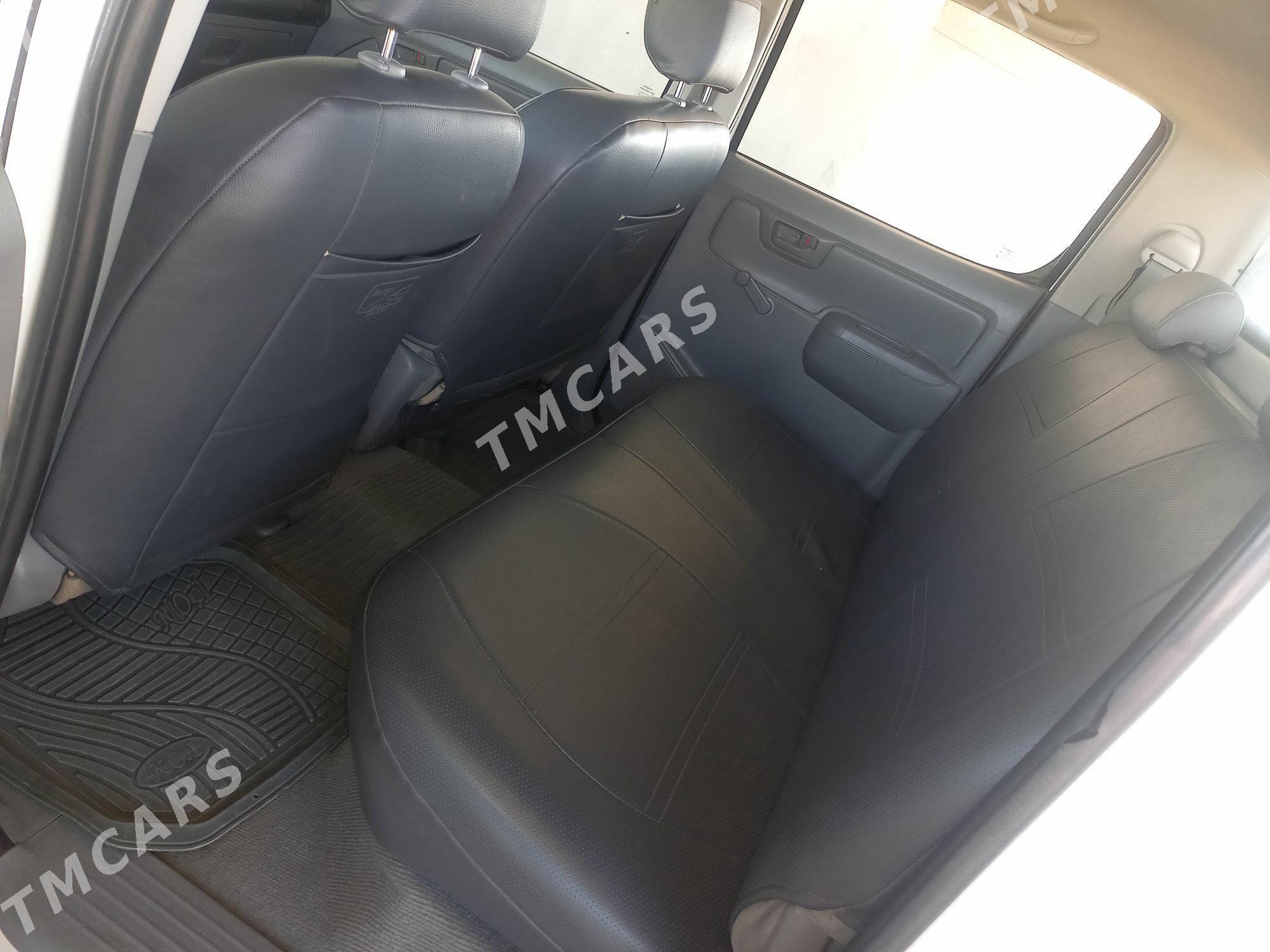 Toyota Hilux 2010 - 300 000 TMT - Esenguly - img 8