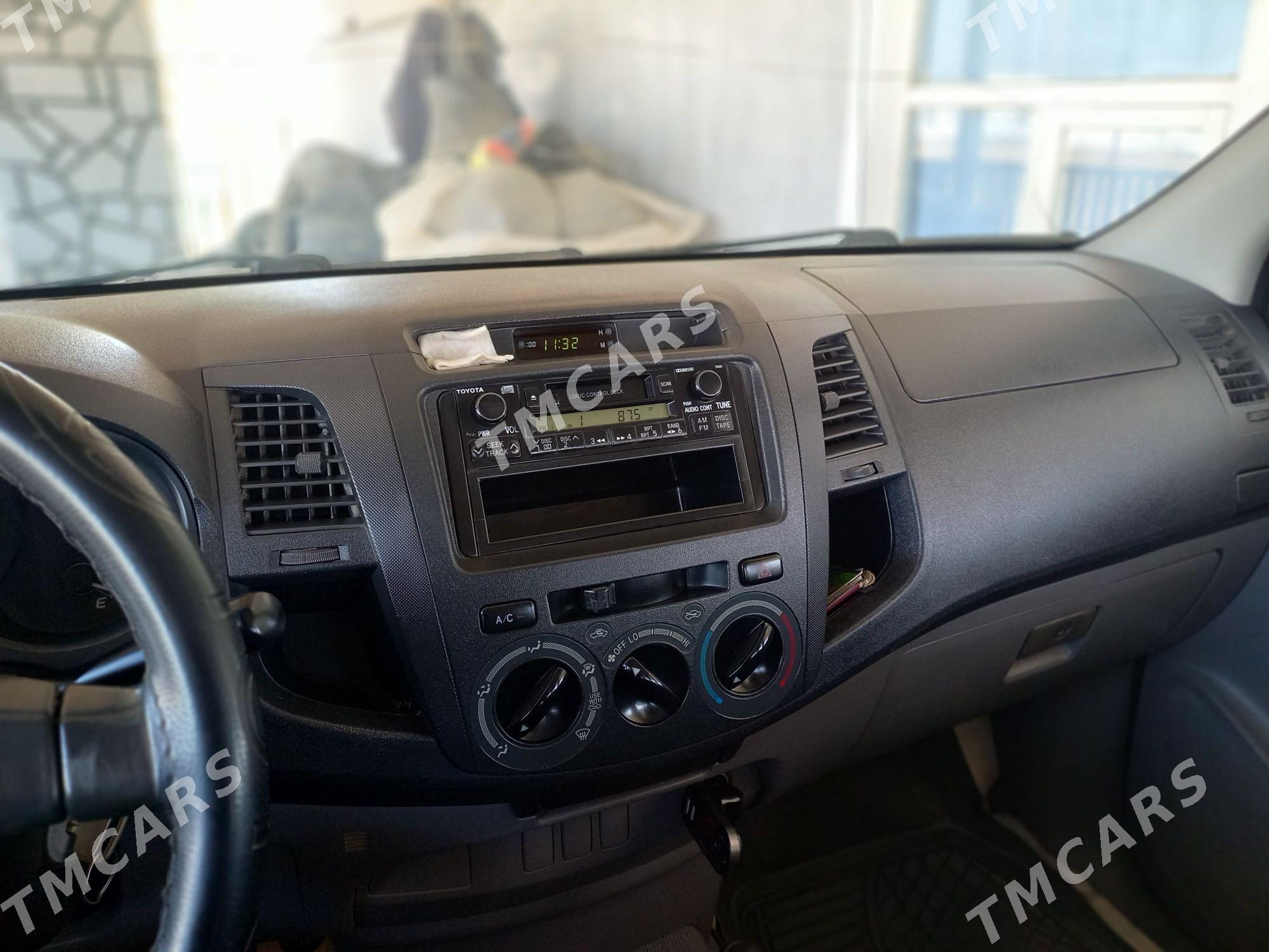 Toyota Hilux 2010 - 300 000 TMT - Esenguly - img 6
