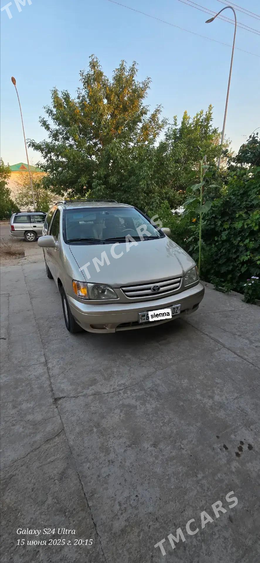 Toyota Sienna 2002 - 175 000 TMT - Гурбансолтан Едже - img 3