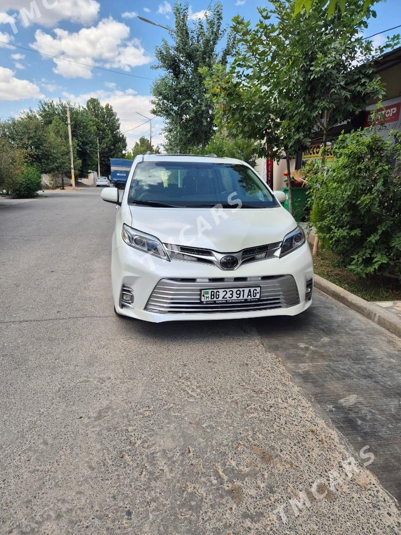 Toyota Sienna 2017 - 400 000 TMT - Ашхабад - img 2