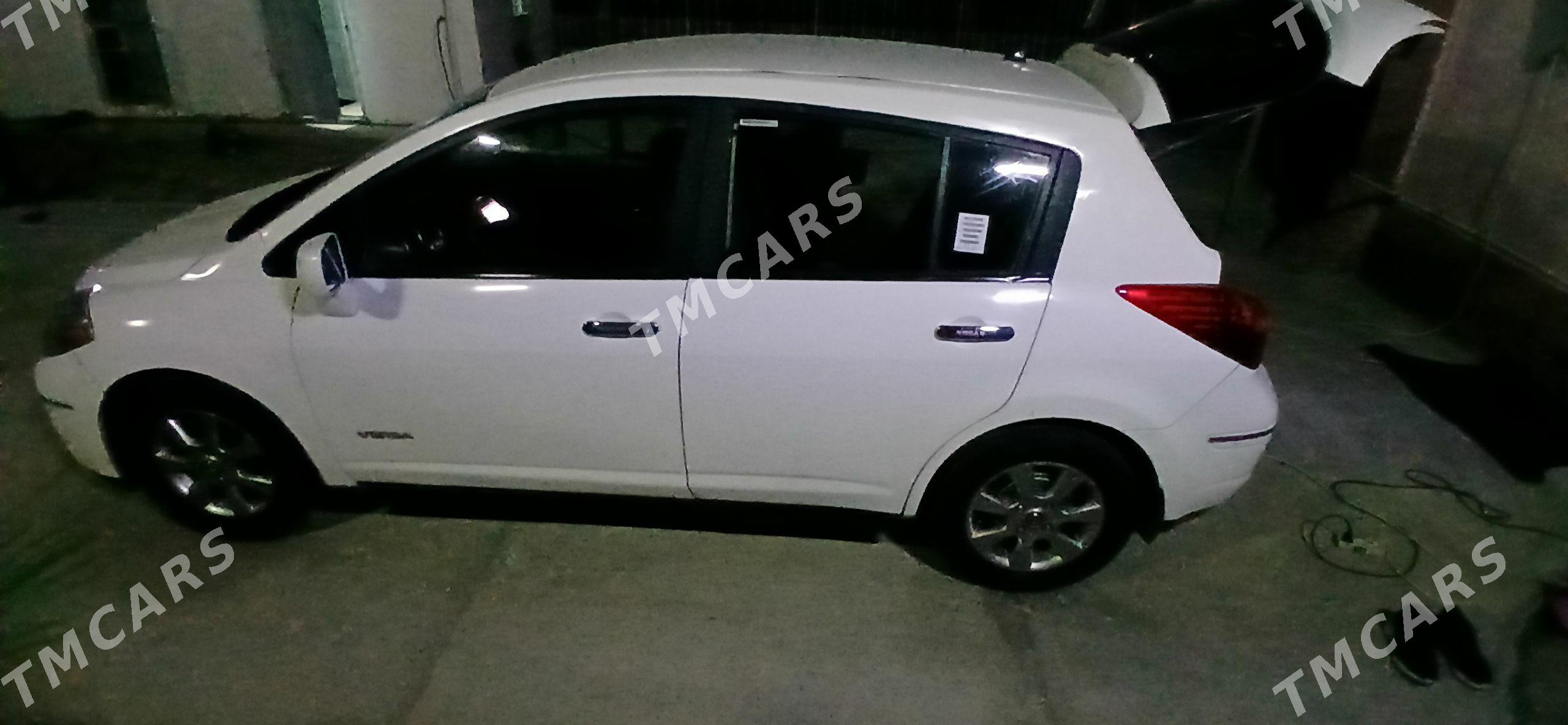 Nissan Versa 2009 - 122 000 TMT - Ашхабад - img 4