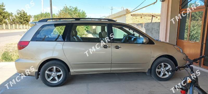 Toyota Sienna 2004 - 180 000 TMT - Туркменабат - img 3