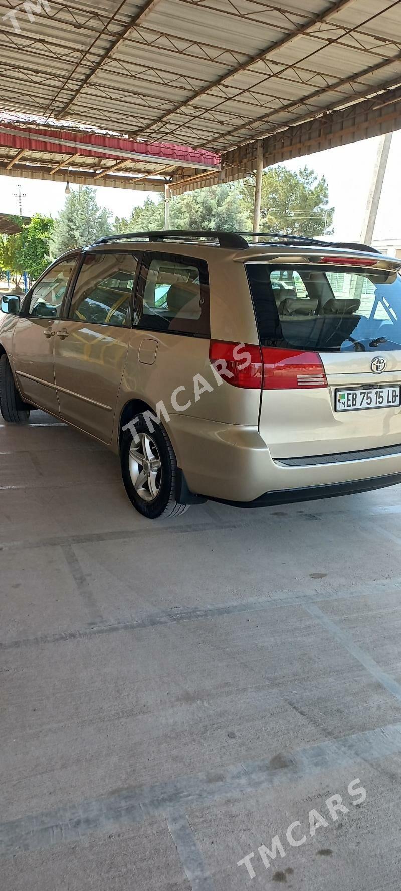 Toyota Sienna 2004 - 180 000 TMT - Туркменабат - img 7