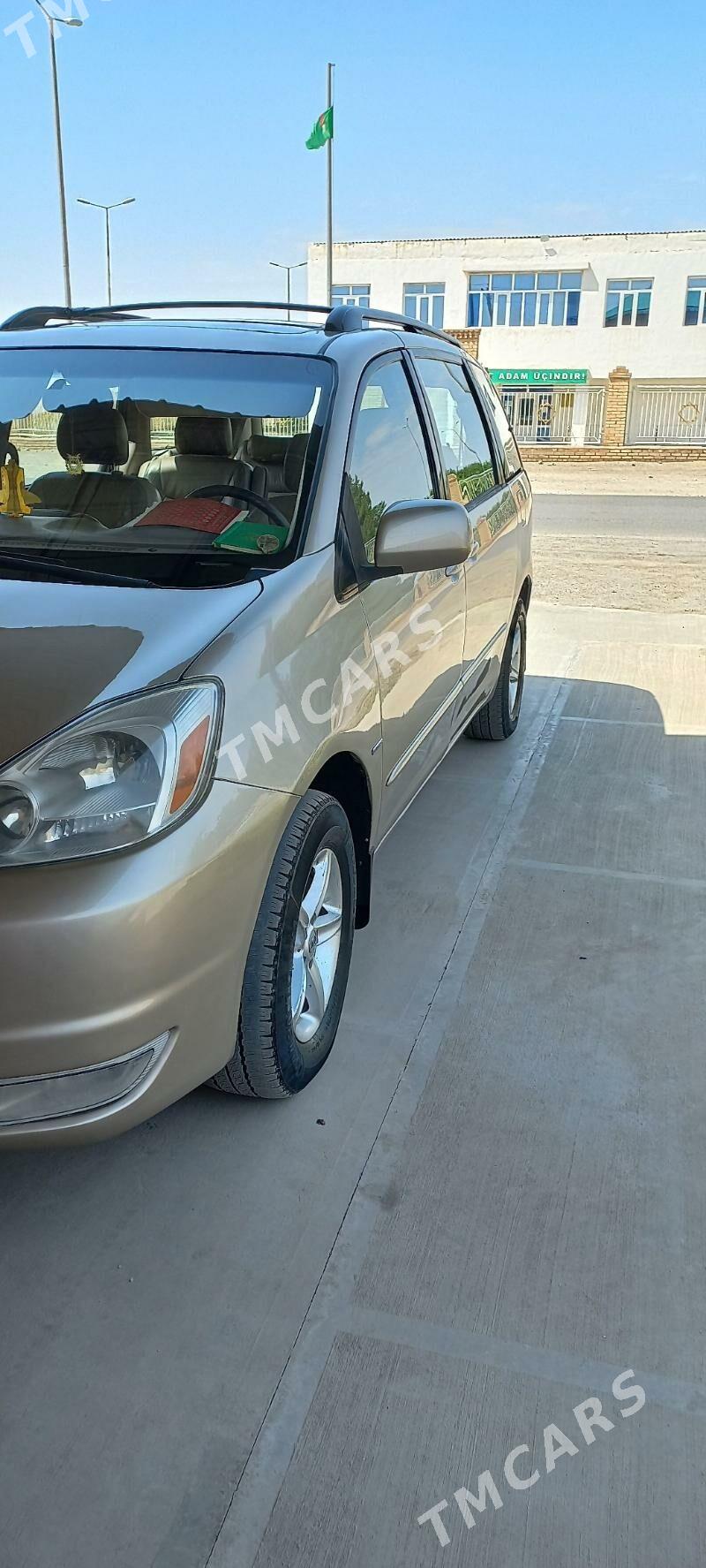 Toyota Sienna 2004 - 180 000 TMT - Туркменабат - img 2