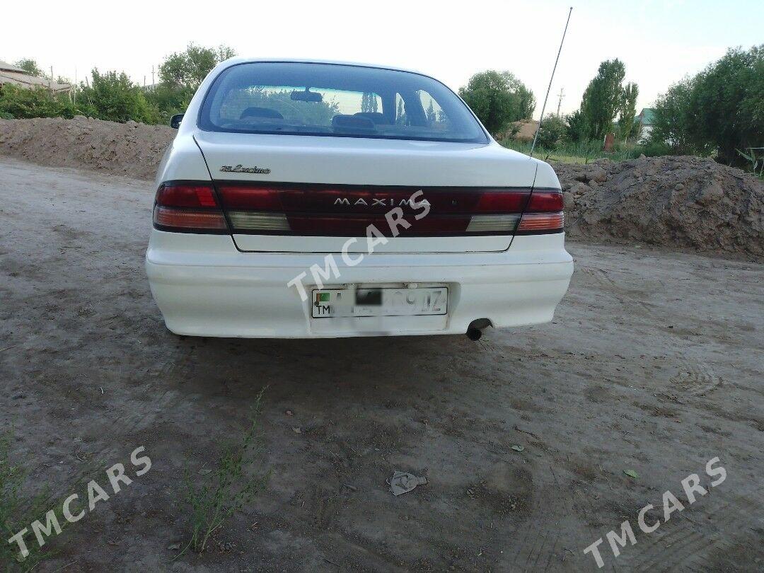 Nissan Maxima 1994 - 29 000 TMT - Гурбансолтан Едже - img 10