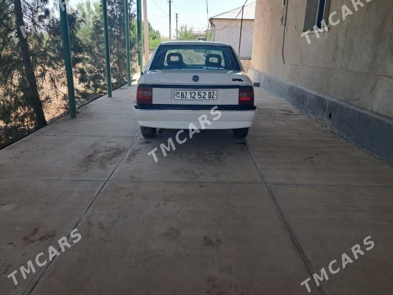 Opel Vectra 1993 - 34 000 TMT - Гурбансолтан Едже - img 3