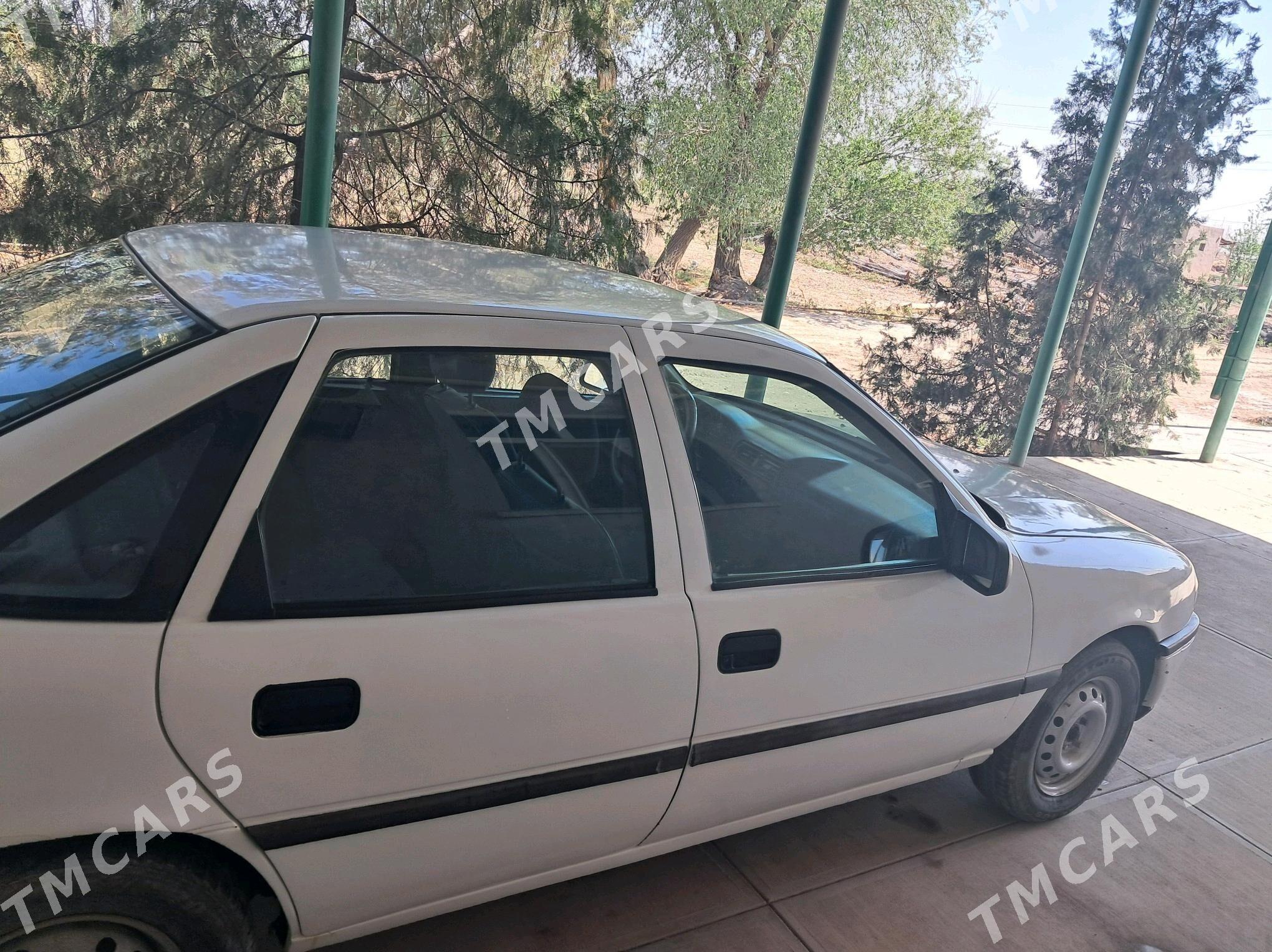Opel Vectra 1993 - 34 000 TMT - Гурбансолтан Едже - img 6