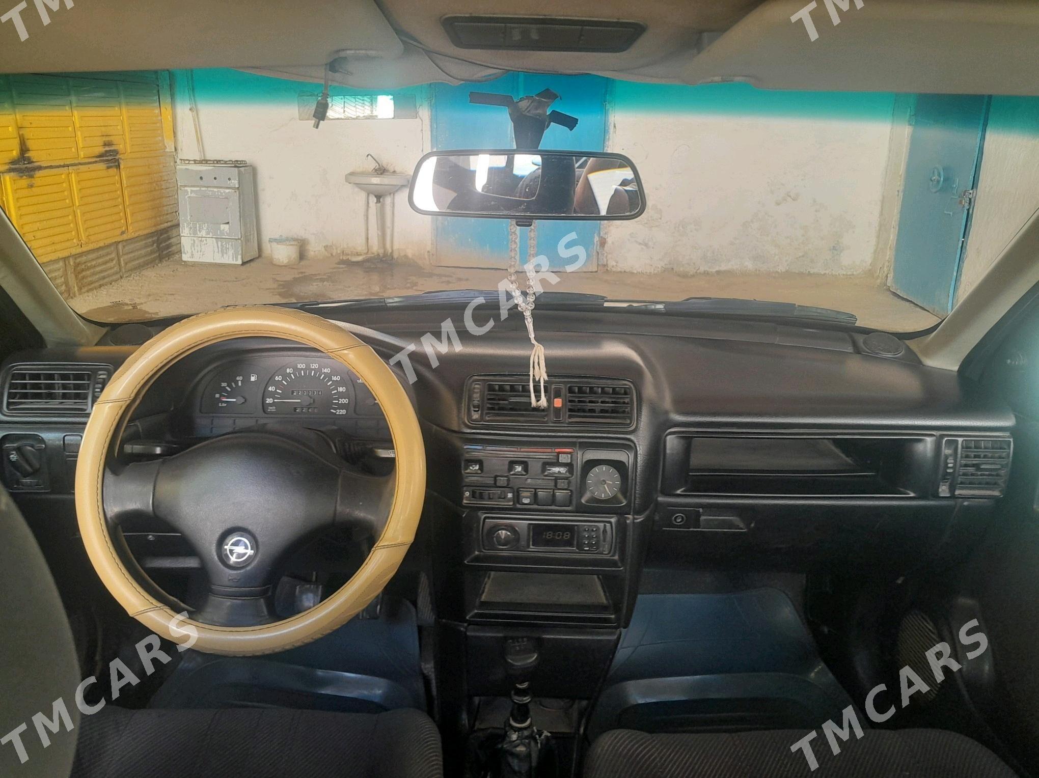Opel Vectra 1992 - 18 000 TMT - Murgap - img 5