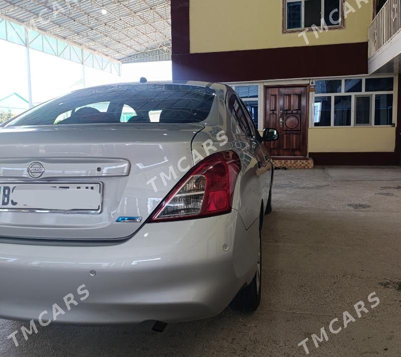 Nissan Versa 2011 - 115 000 TMT - Бахарден - img 4