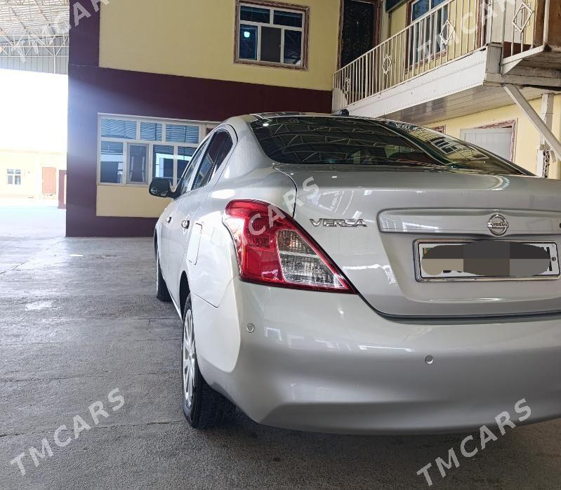 Nissan Versa 2011 - 115 000 TMT - Бахарден - img 7