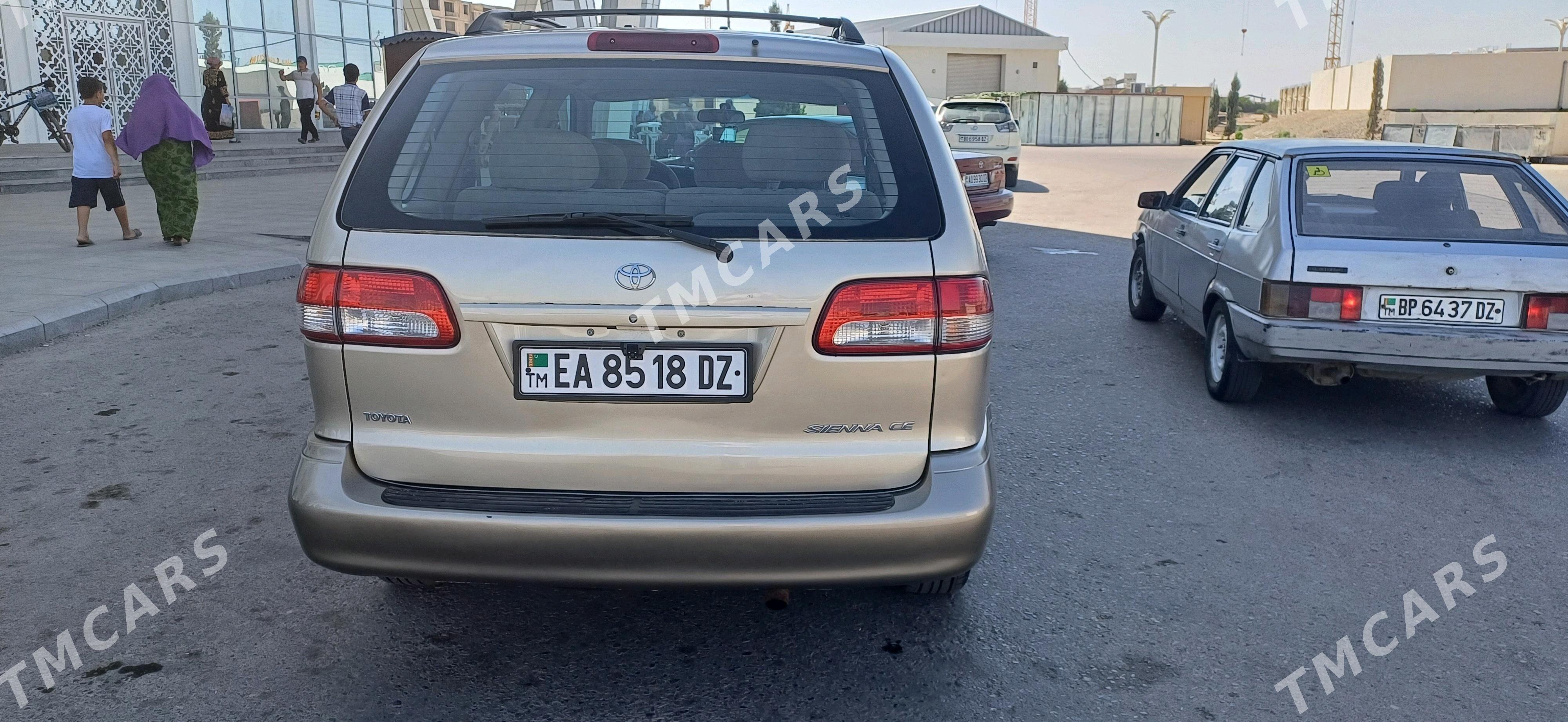 Toyota Sienna 2002 - 165 000 TMT - Daşoguz - img 8