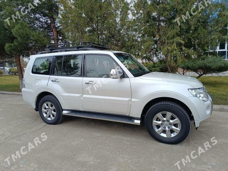 Mitsubishi Pajero 2010 - 220 000 TMT - Теджен - img 2