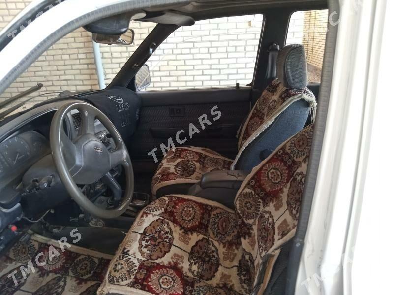 Toyota Hilux 1991 - 40 000 TMT - Wekilbazar - img 3