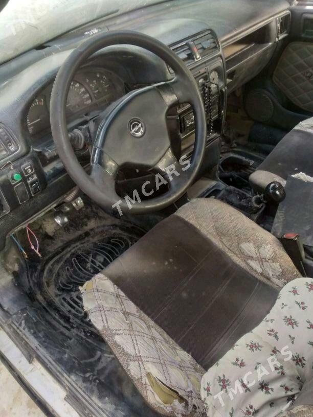 Opel Astra 1992 - 13 000 TMT - Бахарден - img 6