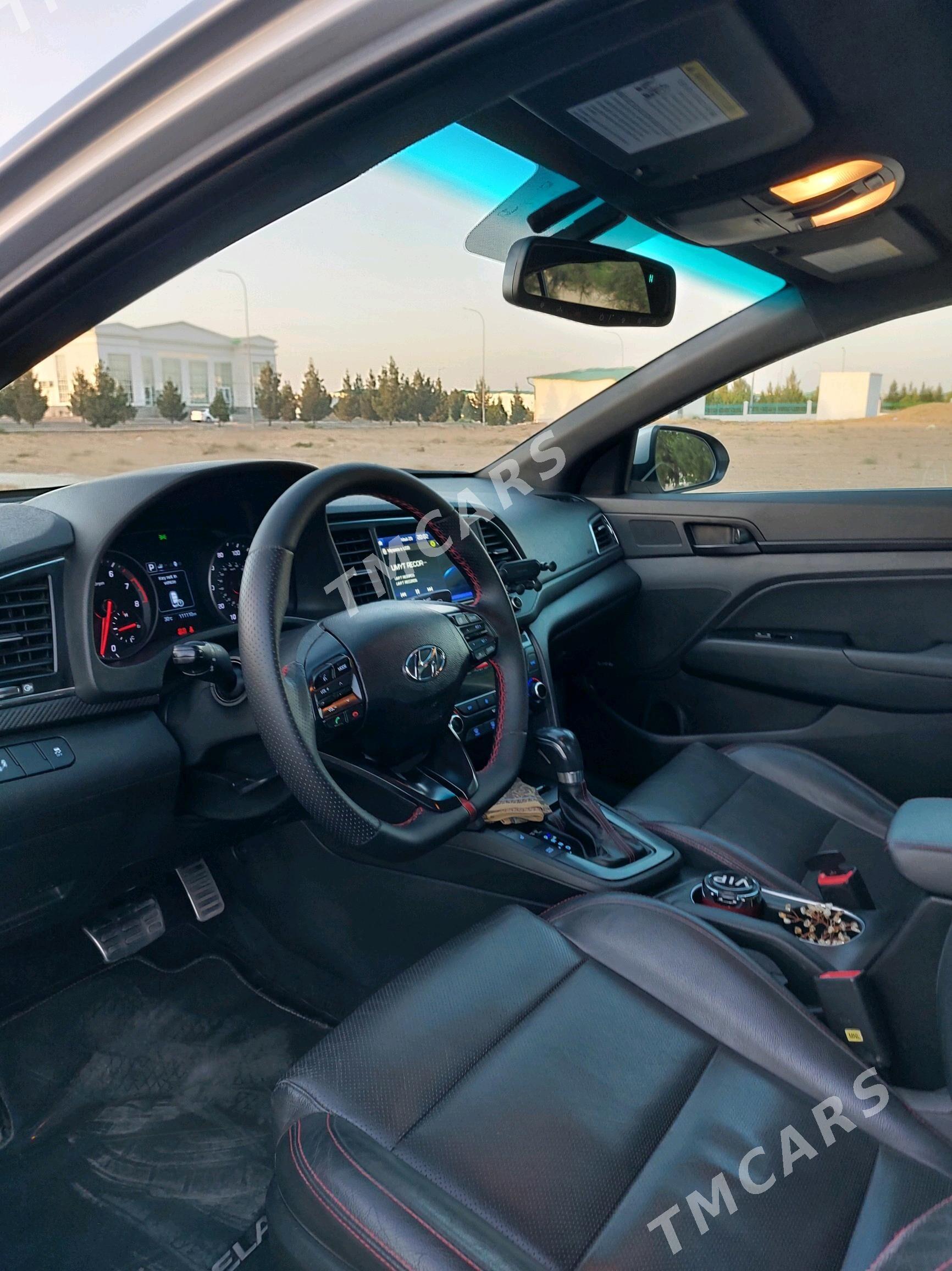 Hyundai Elantra 2017 - 200 000 TMT - 30 mkr - img 3