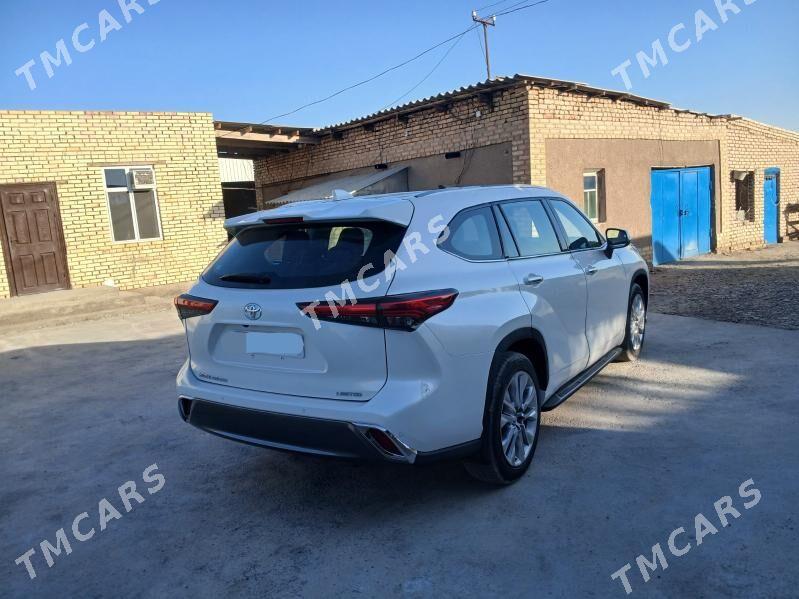 Toyota Highlander 2022 - 640 000 TMT - Мары - img 8