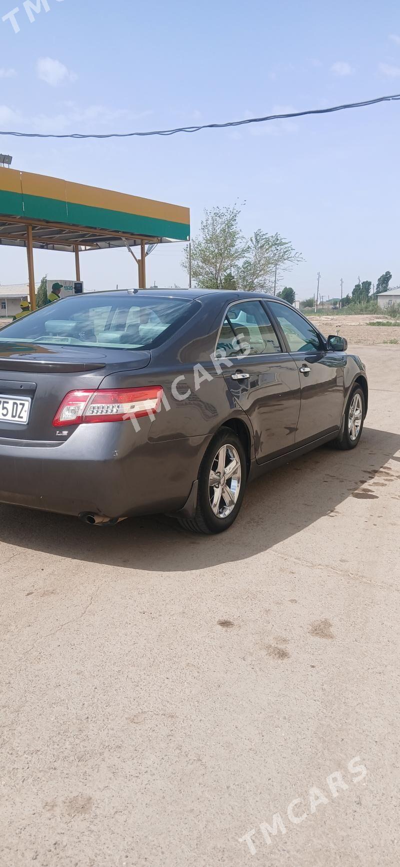 Toyota Camry 2010 - 200 000 TMT - Губадаг - img 3