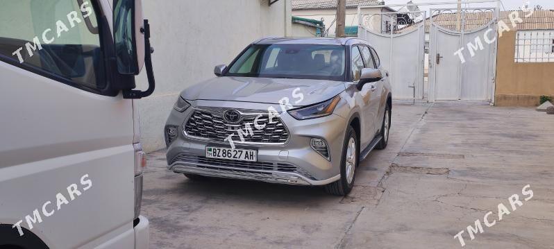 Toyota Highlander 2022 - 585 000 TMT - Ак-Бугдайский этрап - img 4