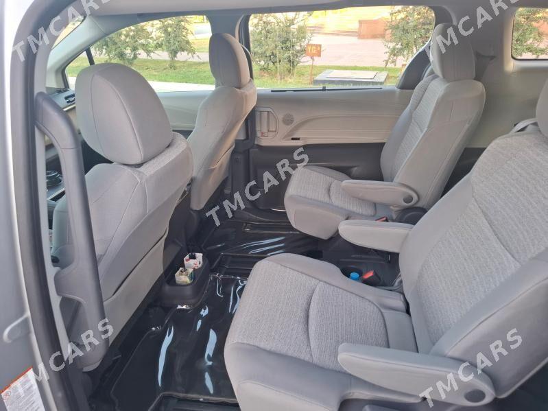 Toyota Sienna 2021 - 470 000 TMT - Мары - img 3