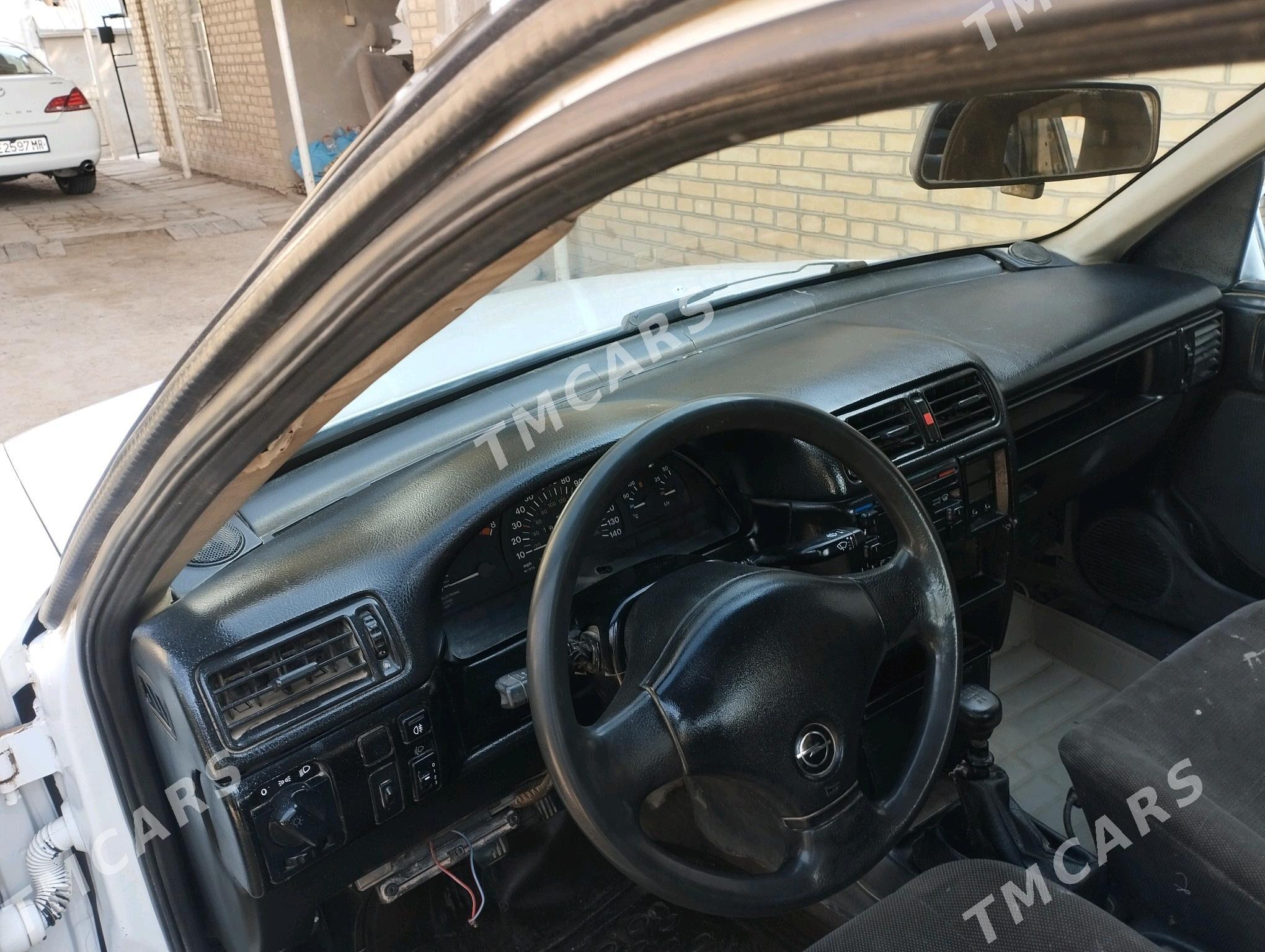 Opel Vectra 1993 - 17 000 TMT - Mary - img 5
