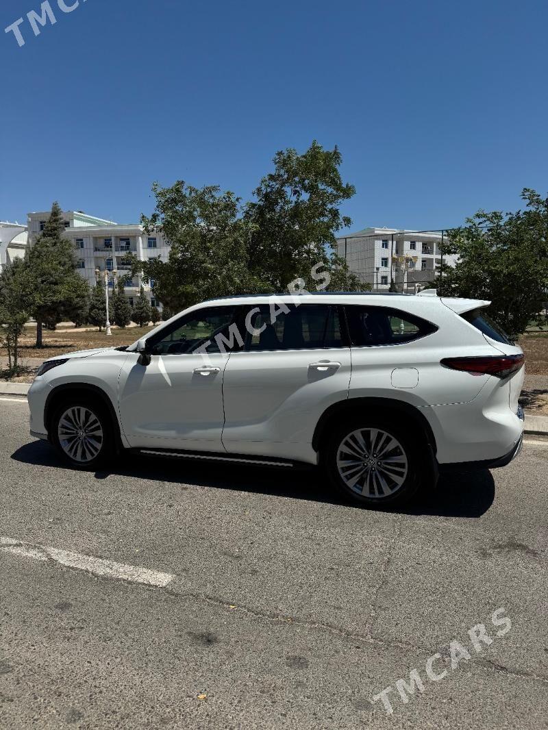 Toyota Highlander 2022 - 800 000 TMT - Büzmeýin - img 3