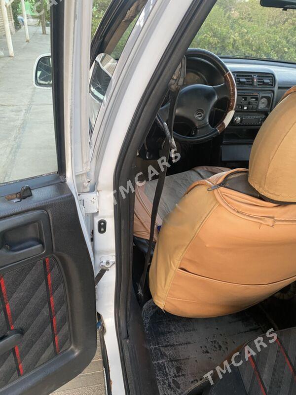 Opel Vectra 1992 - 19 000 TMT - Мургап - img 4