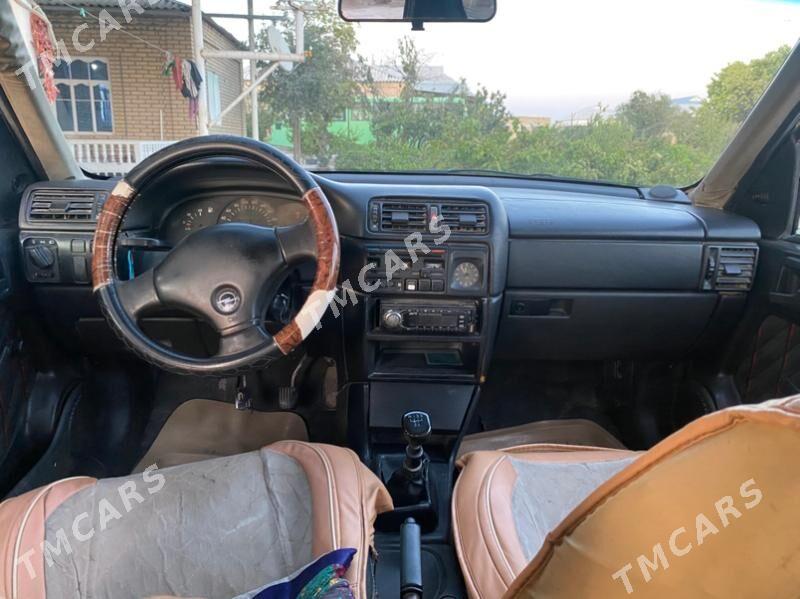 Opel Vectra 1992 - 19 000 TMT - Мургап - img 7