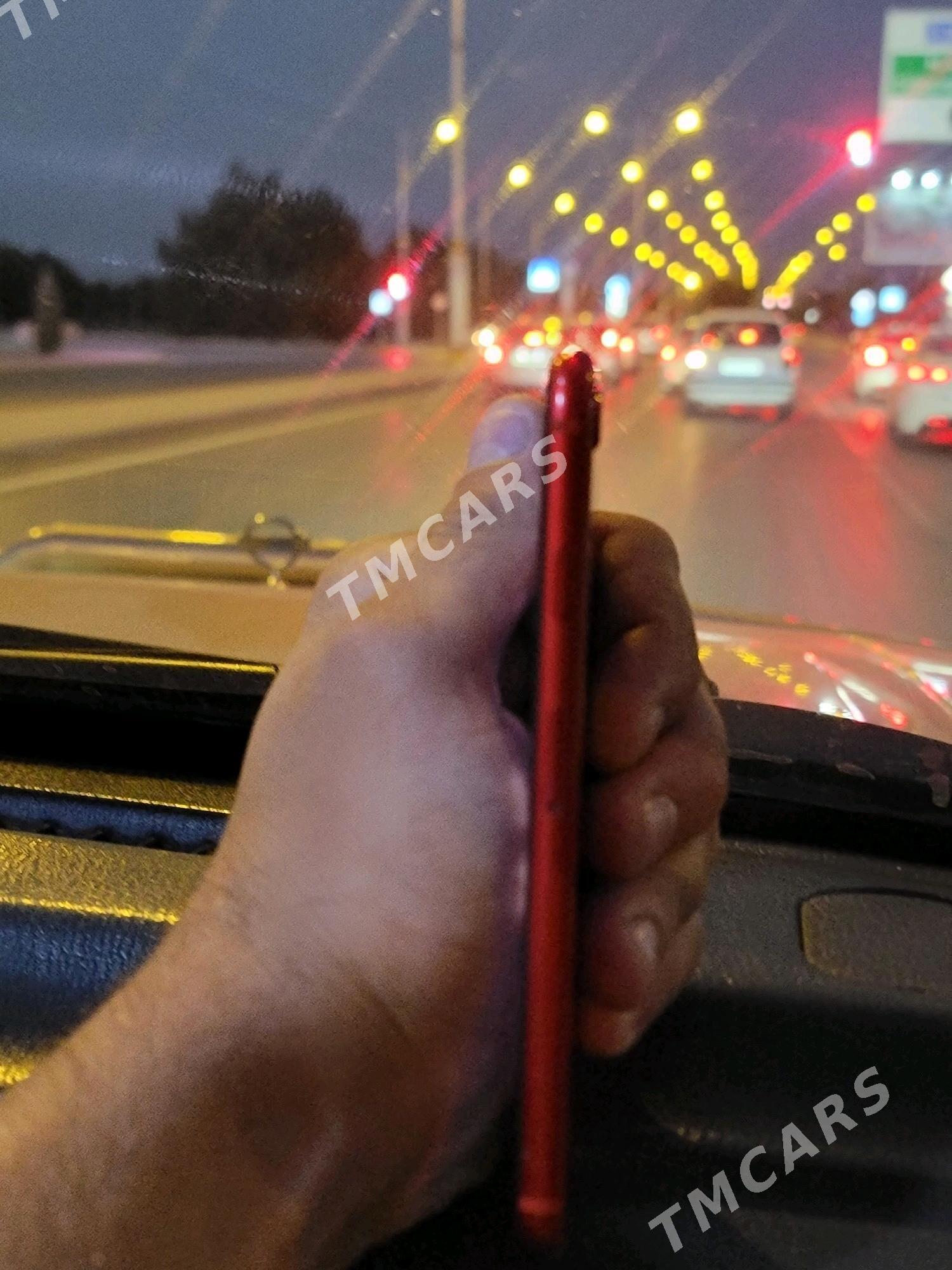 IiPhone 8 red - Aşgabat - img 4