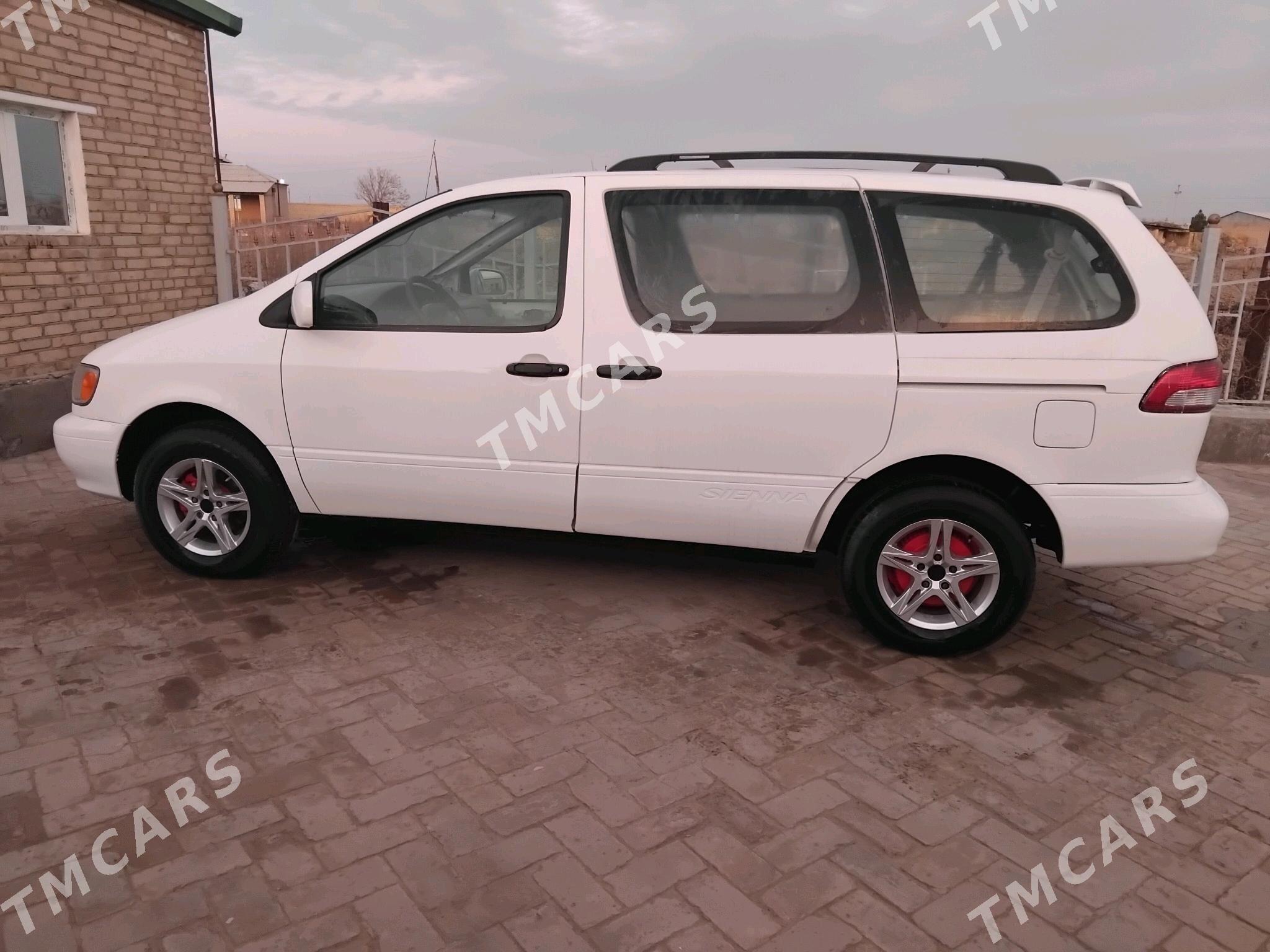 Toyota Sienna 2001 - 136 000 TMT - Достлук - img 5