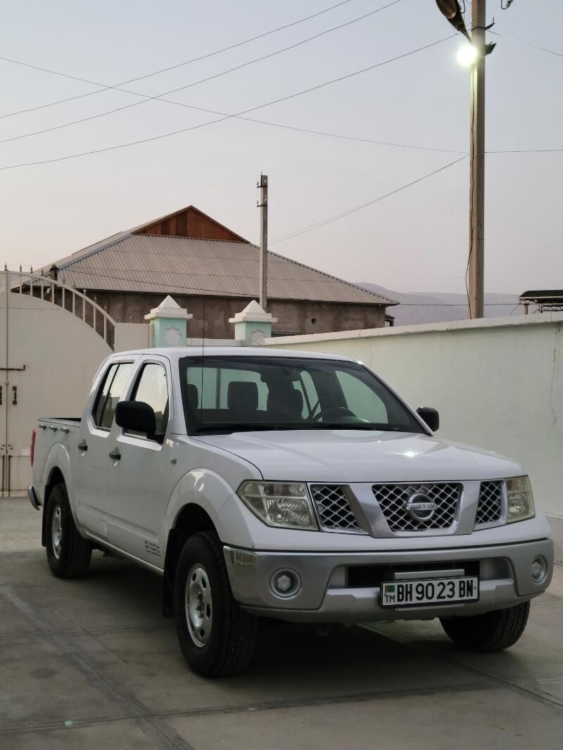 Nissan Navara 2010 - 160 000 TMT - Балканабат - img 4