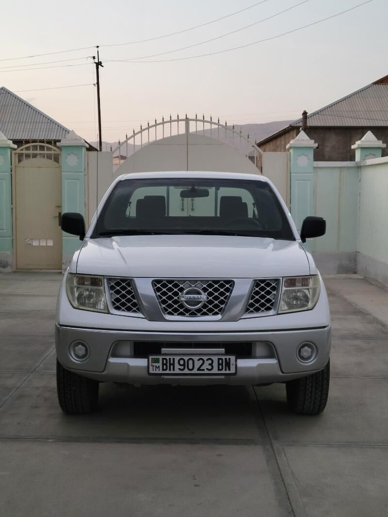 Nissan Navara 2010 - 160 000 TMT - Балканабат - img 3