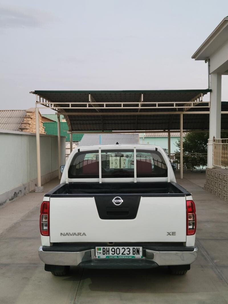 Nissan Navara 2010 - 160 000 TMT - Балканабат - img 6