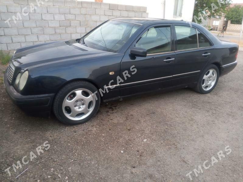Mercedes-Benz E320 1995 - 45 000 TMT - Balkanabat - img 2