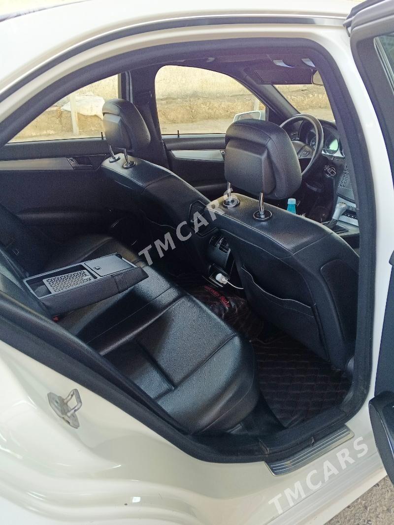 Mercedes-Benz C300 2010 - 230 000 TMT - Änew - img 5