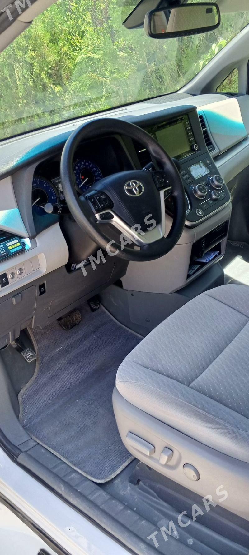 Toyota Sienna 2019 - 310 000 TMT - Büzmeýin GRES - img 8