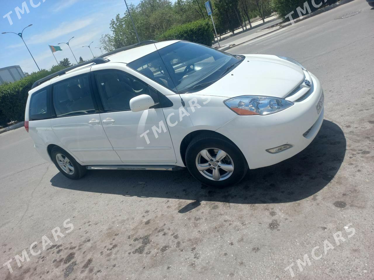 Toyota Sienna 2009 - 220 000 TMT - Дашогуз - img 2