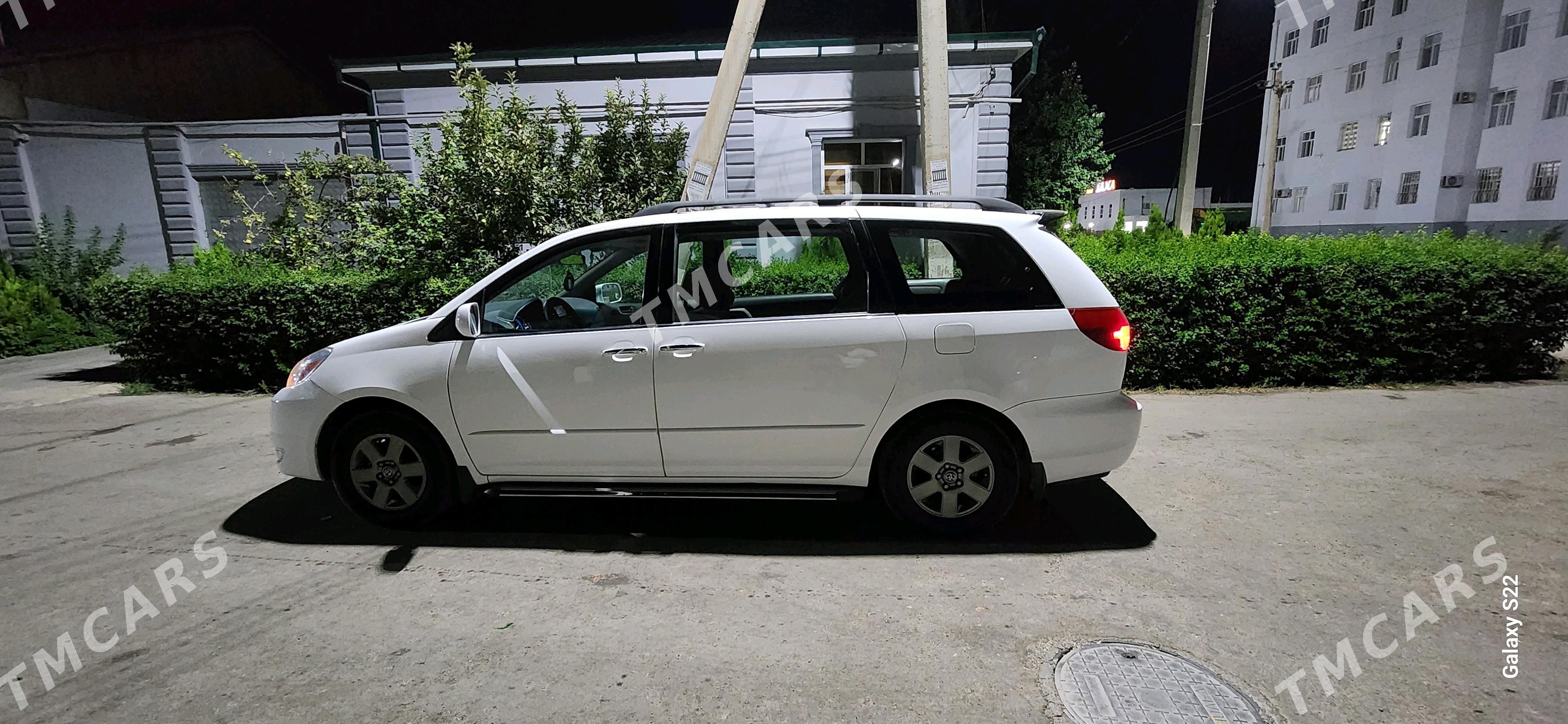 Toyota Sienna 2004 - 200 000 TMT - Daşoguz - img 3