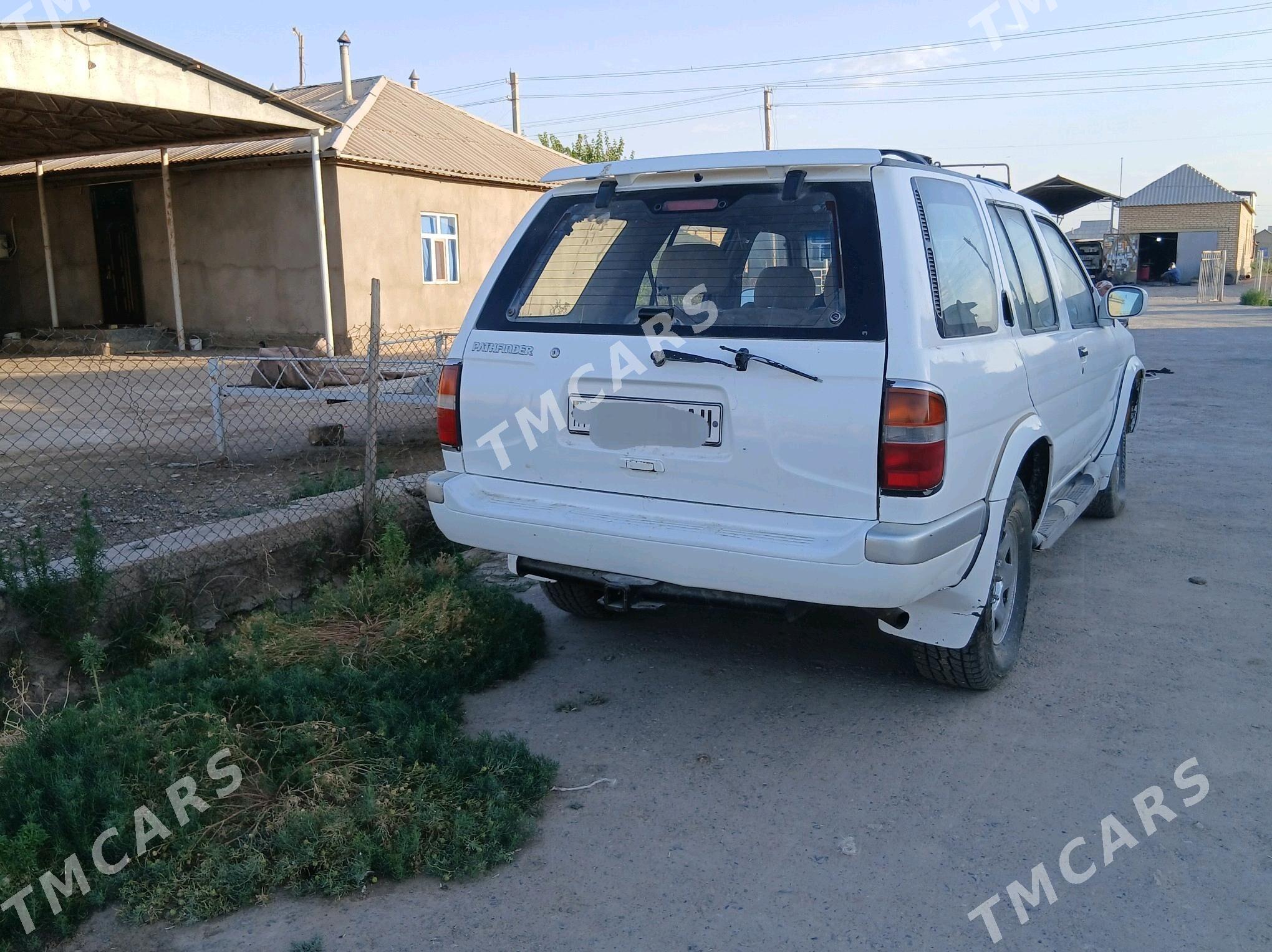 Nissan Pathfinder 1997 - 50 000 TMT - Теджен - img 7