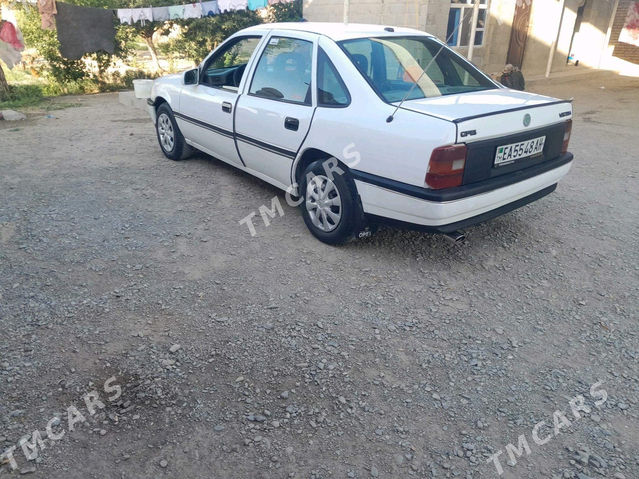 Opel Vectra 1990 - 27 000 TMT - Bäherden - img 3