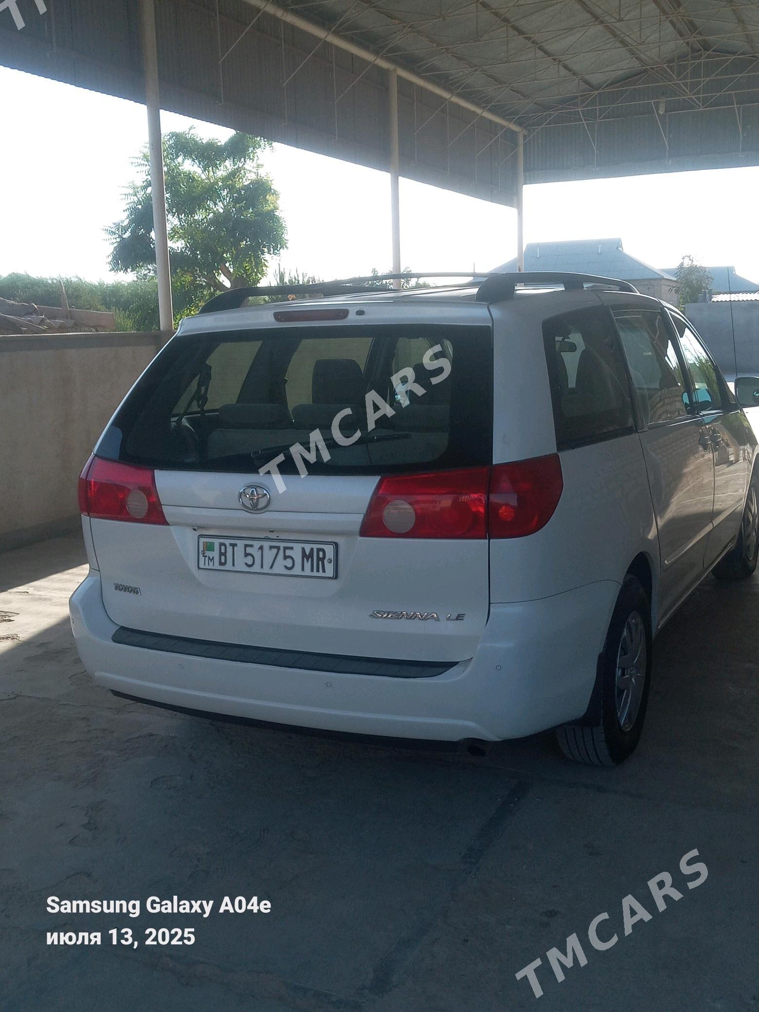 Toyota Sienna 2009 - 195 000 TMT - Векильбазар - img 2