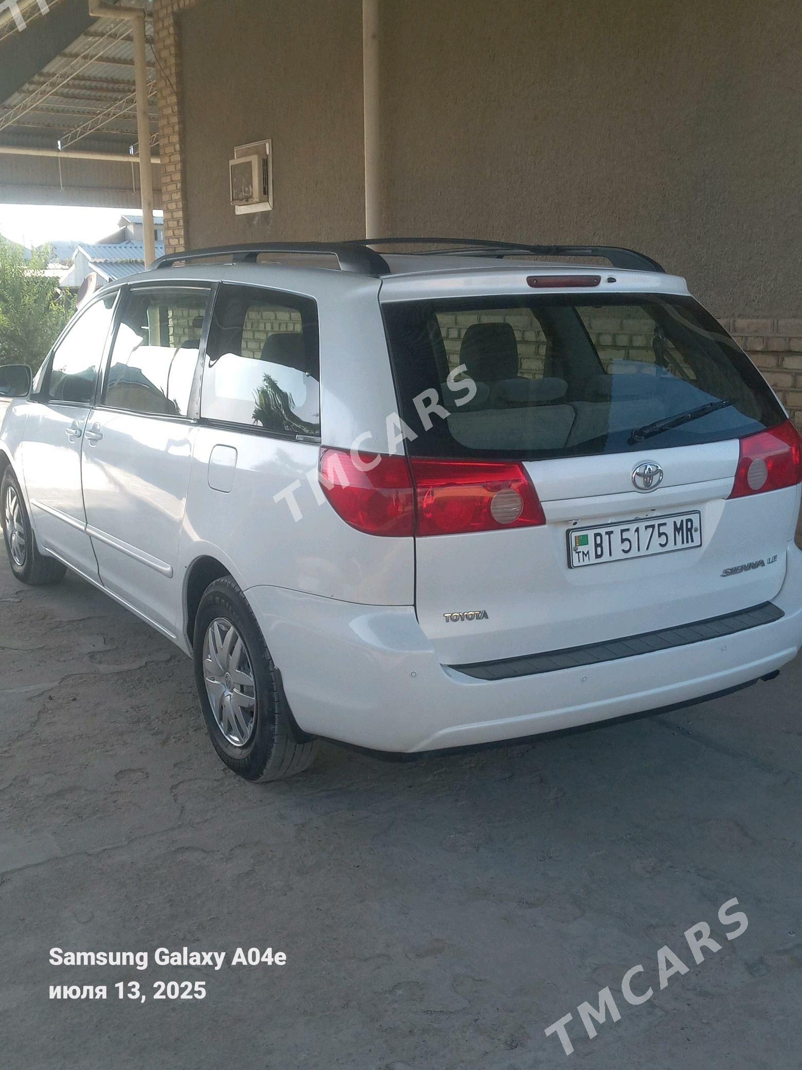 Toyota Sienna 2009 - 195 000 TMT - Векильбазар - img 4