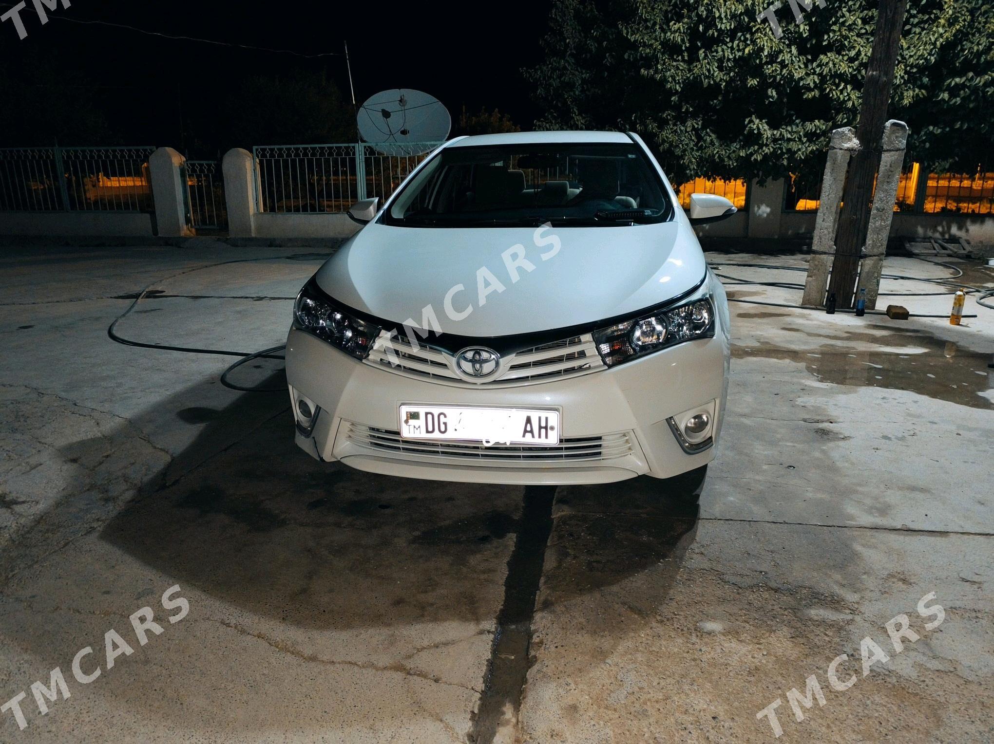 Toyota Corolla 2015 - 240 000 TMT - Ýaşlyk - img 5