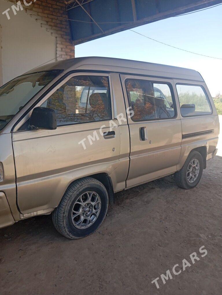 Toyota Hiace 1989 - 30 000 TMT - Сакарчага - img 4