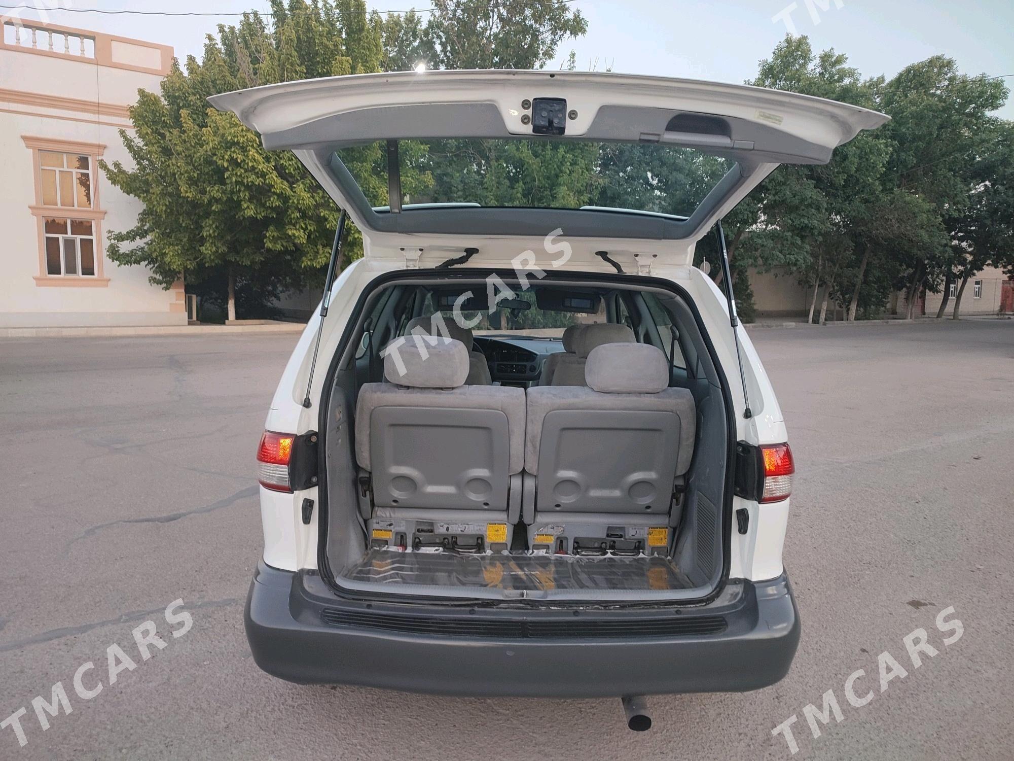 Toyota Sienna 2002 - 165 000 TMT - Gubadag - img 4