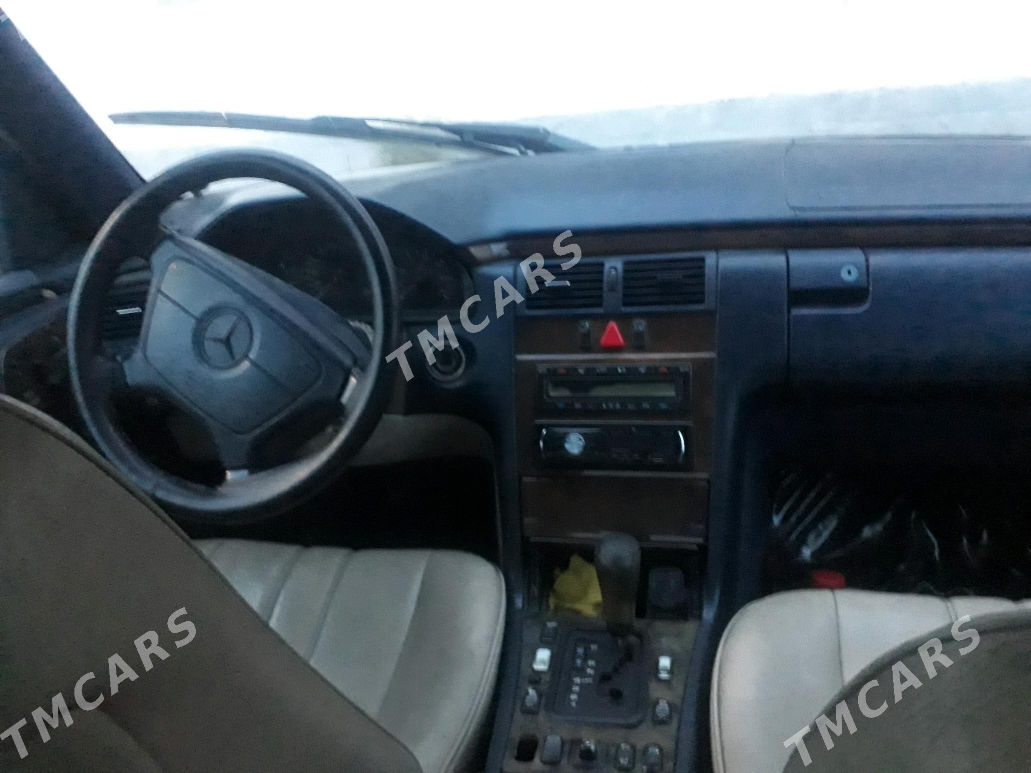 Mercedes-Benz E320 1996 - 45 000 TMT - Карабогаз - img 4