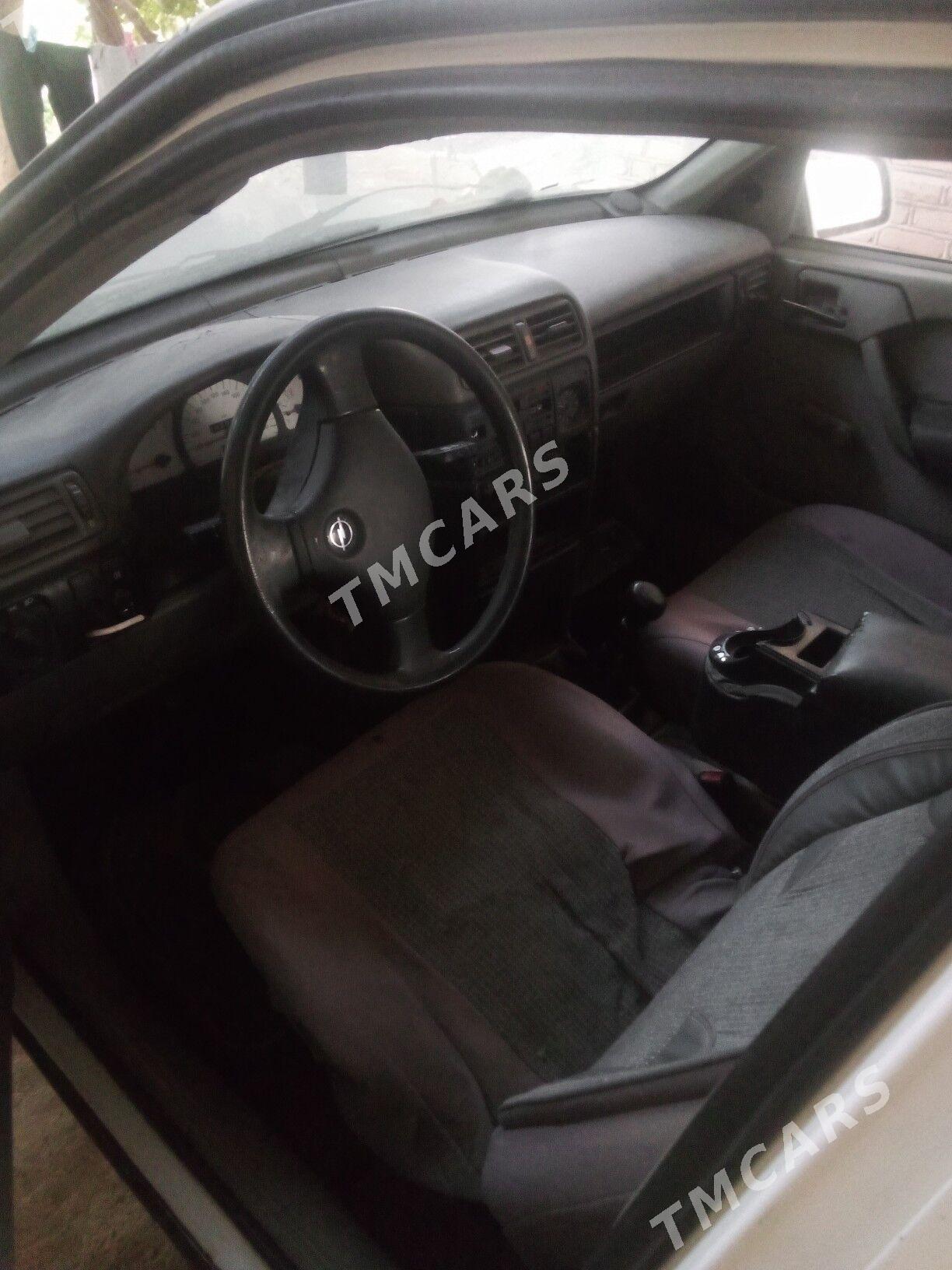 Opel Vectra 1992 - 21 000 TMT - Wekilbazar - img 3